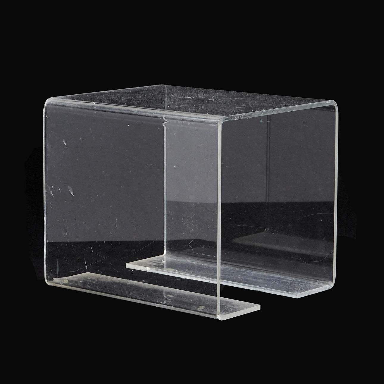 MESA AUXILIAR, plexiglás, finales del siglo XX.