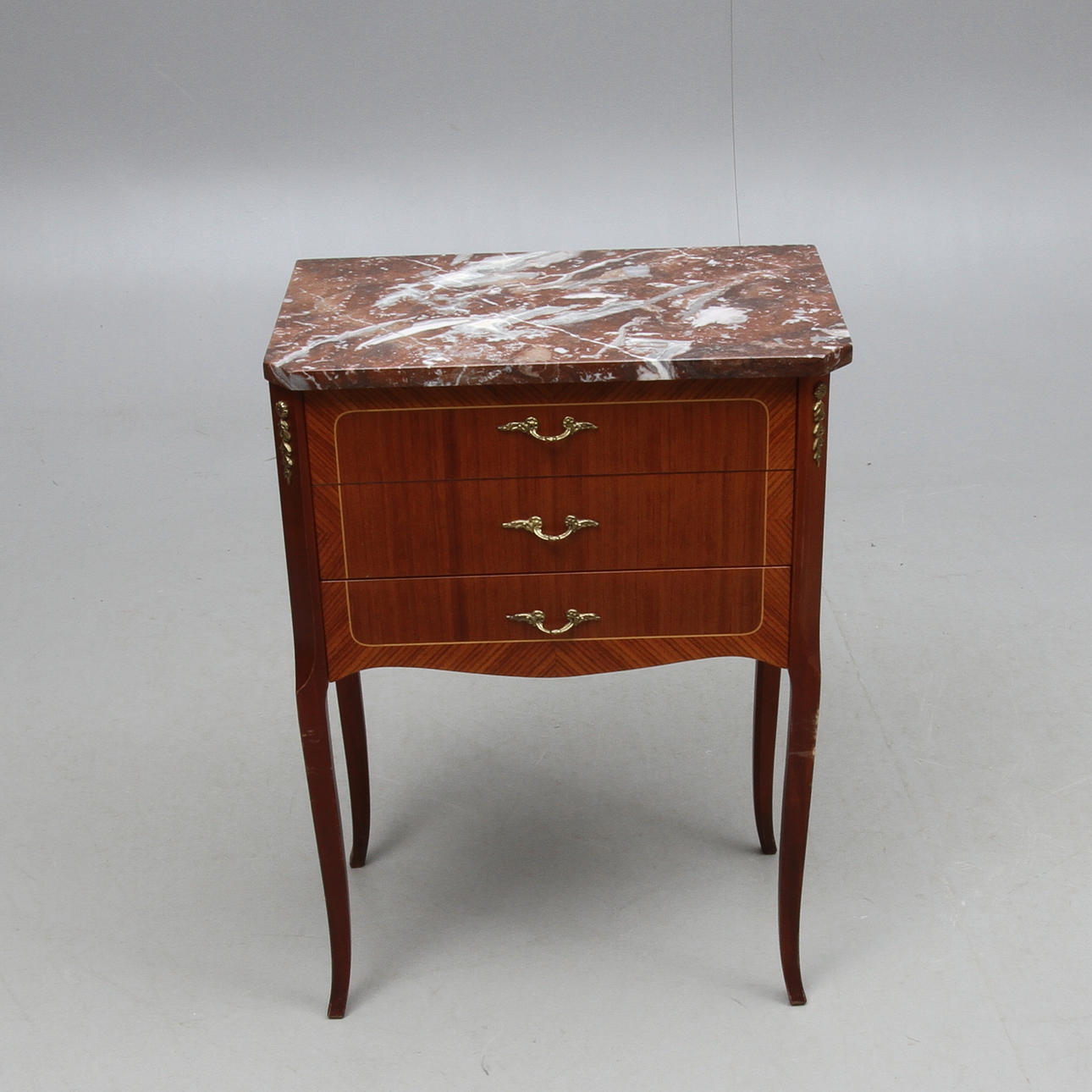 BYRÅ med stenskiva, 1900-tal.