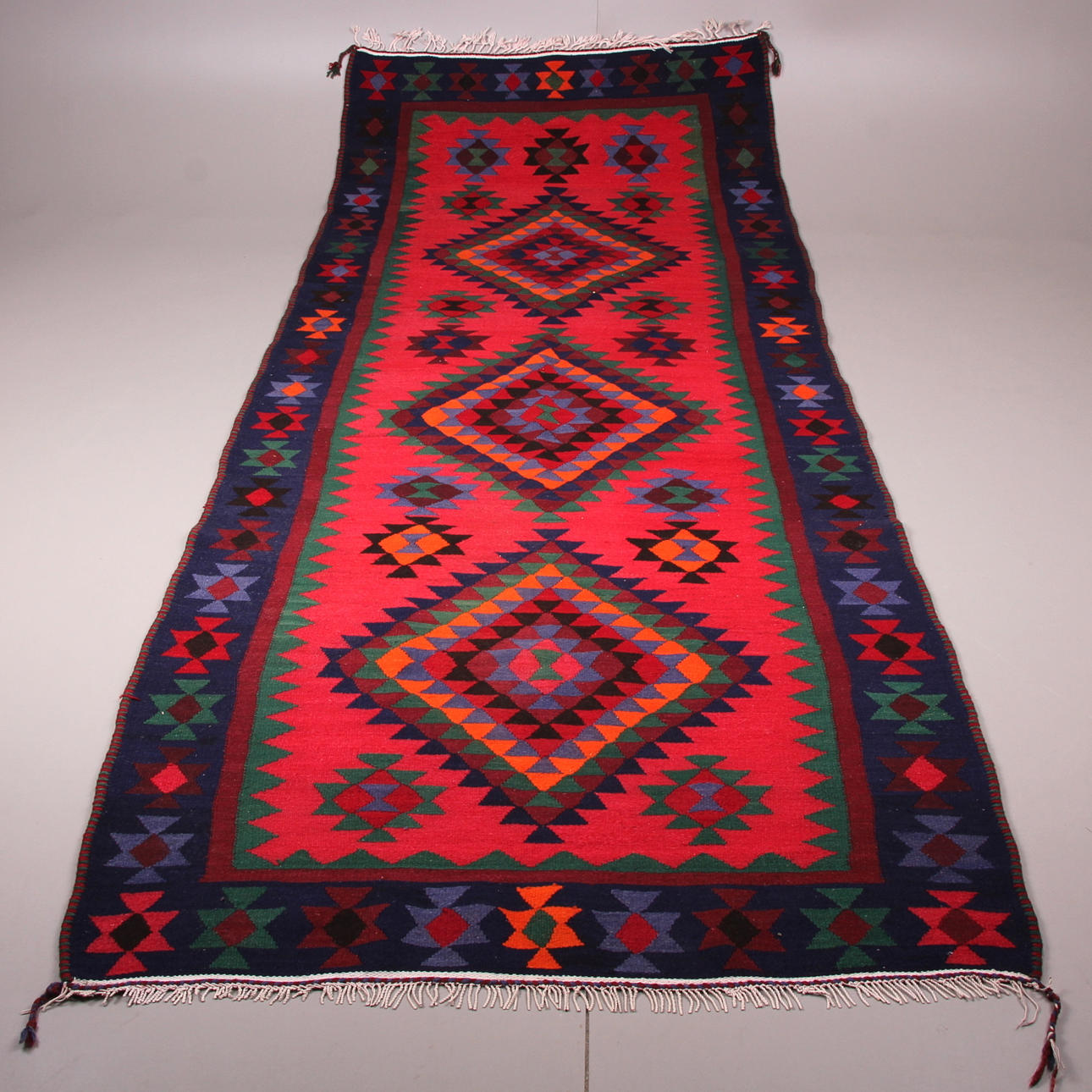 MATTA, Kelim 345 x 145.