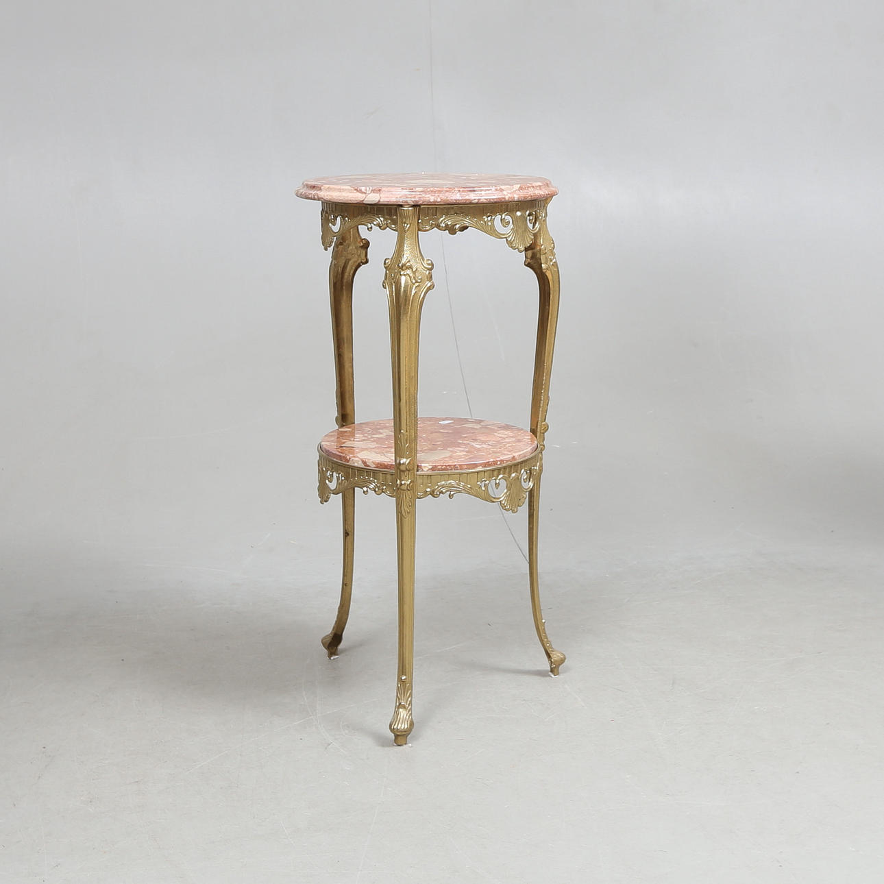 MESA/PEDESTAL, estilo Luis XV, siglo XX.