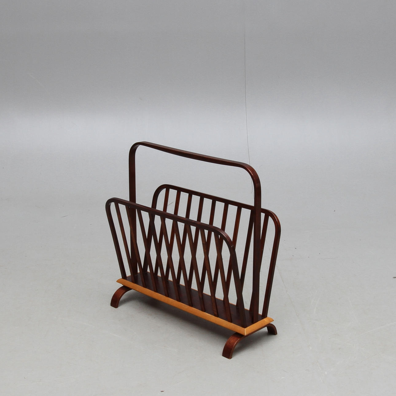 TIDNINGSSTÄLL, 1940-tal.