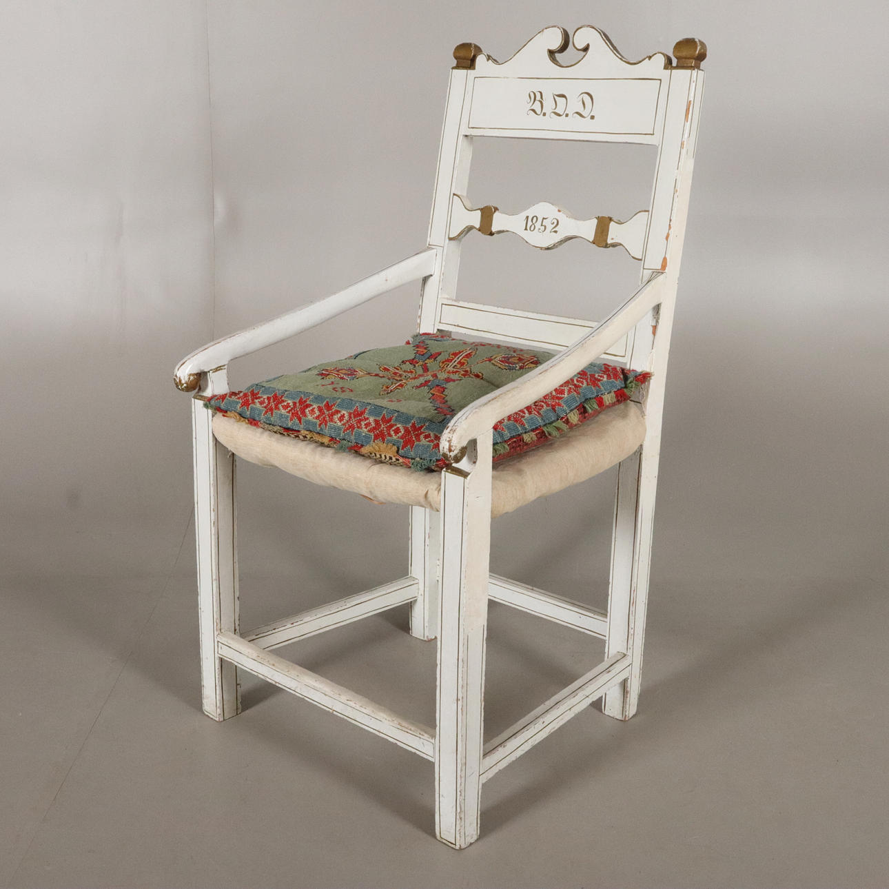 SILLÓN BRAZO, pintado. fechado en 1852.