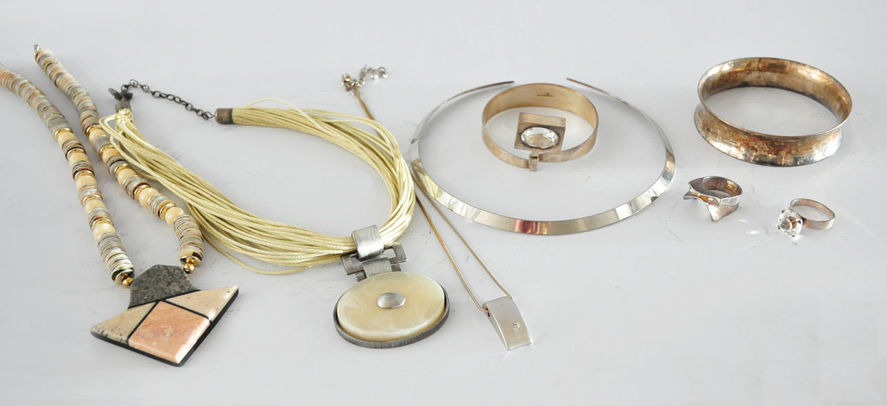 SMYCKEN. 8 delar i silver mm.