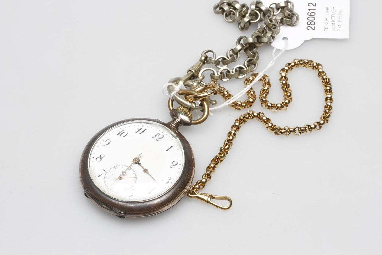 FICKUR, silver samt KEDJOR, 2 st, 1900-tal.
