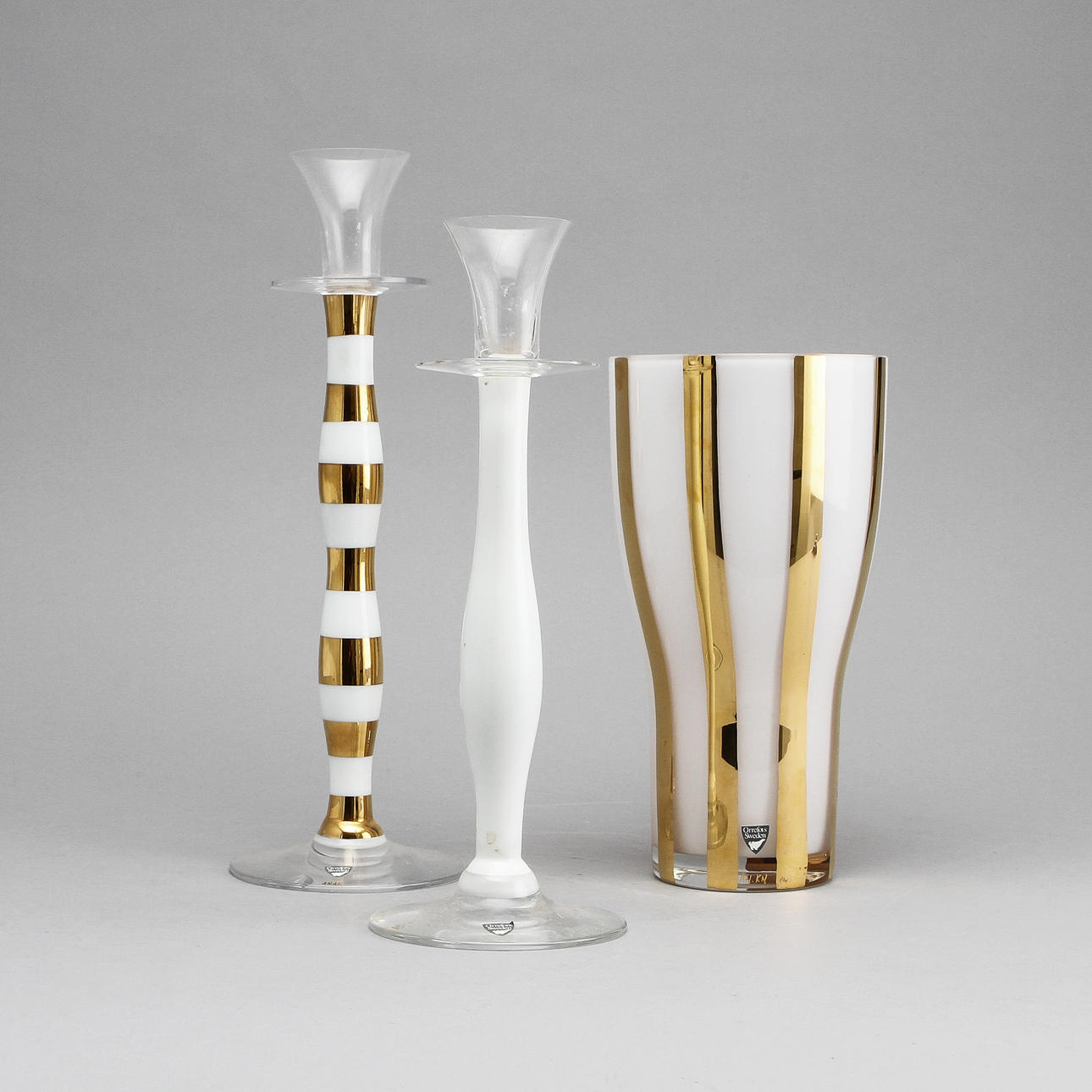 LJUSSTAKAR och VAS, 3 delar, glas, Anne Nilsson, Orrefors.