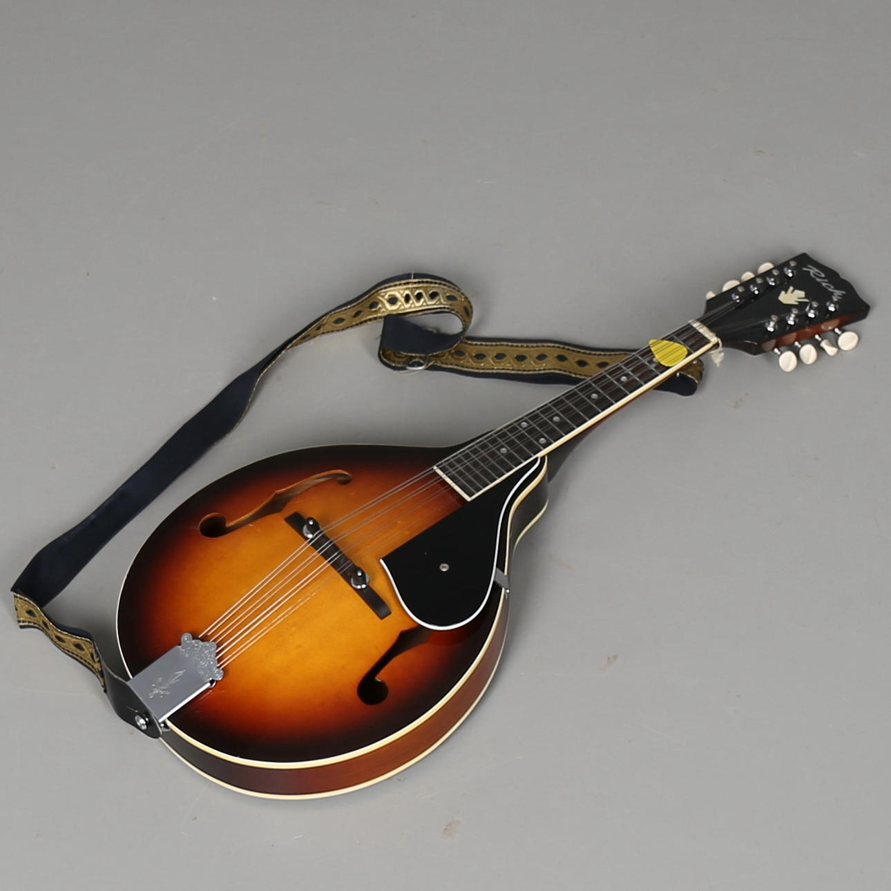 MANDOLIN i fodral, BC Rich, Japan.