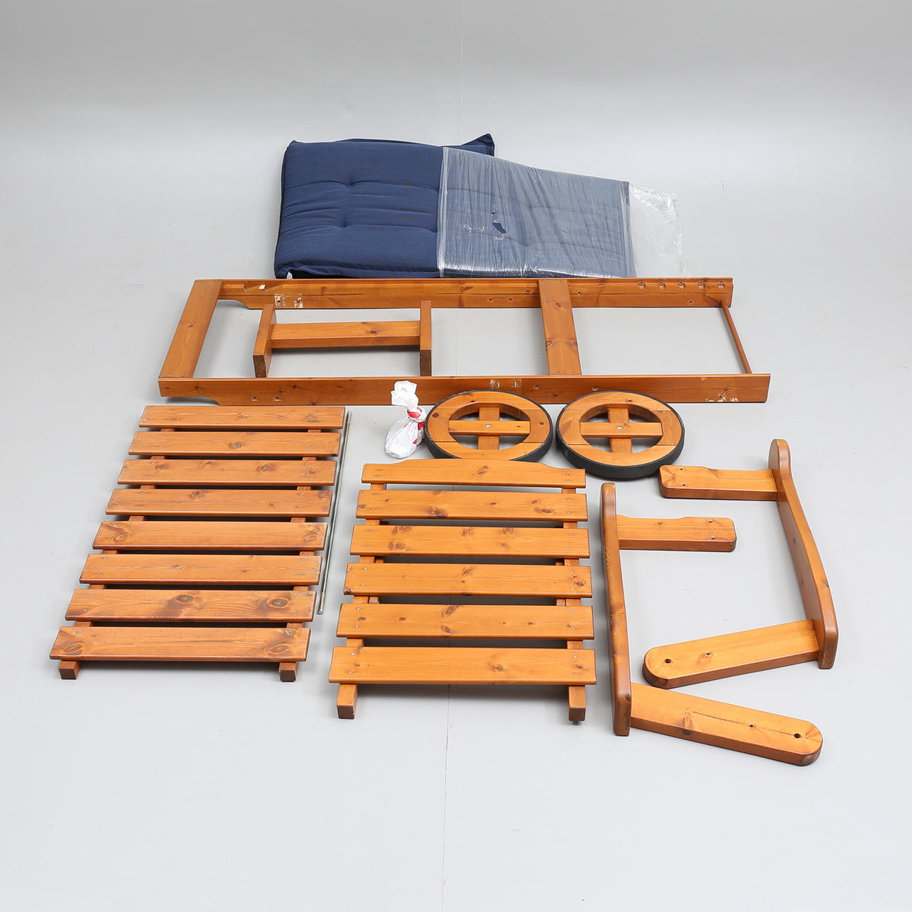 SOLSTOL, Hillerstorp garden, 2000-tal.