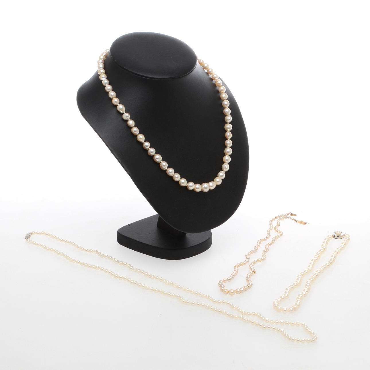 COLLIER 4 st, lås i silver och guld, odlade pärlor.