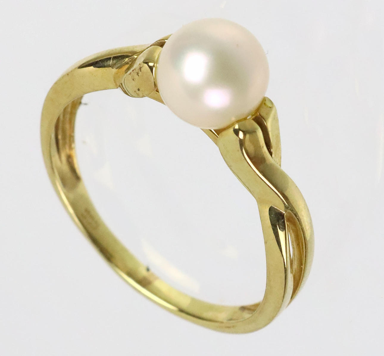 ANILLO CON PERLA BLANCA, oro 333.