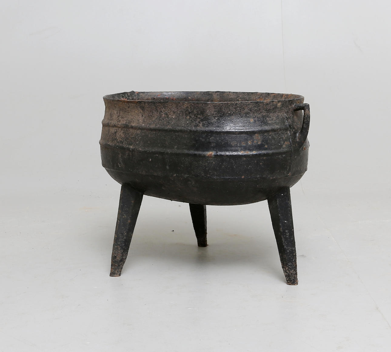 TRÄDGÅRDSURNA, ovalformad, 18/1900-tal.