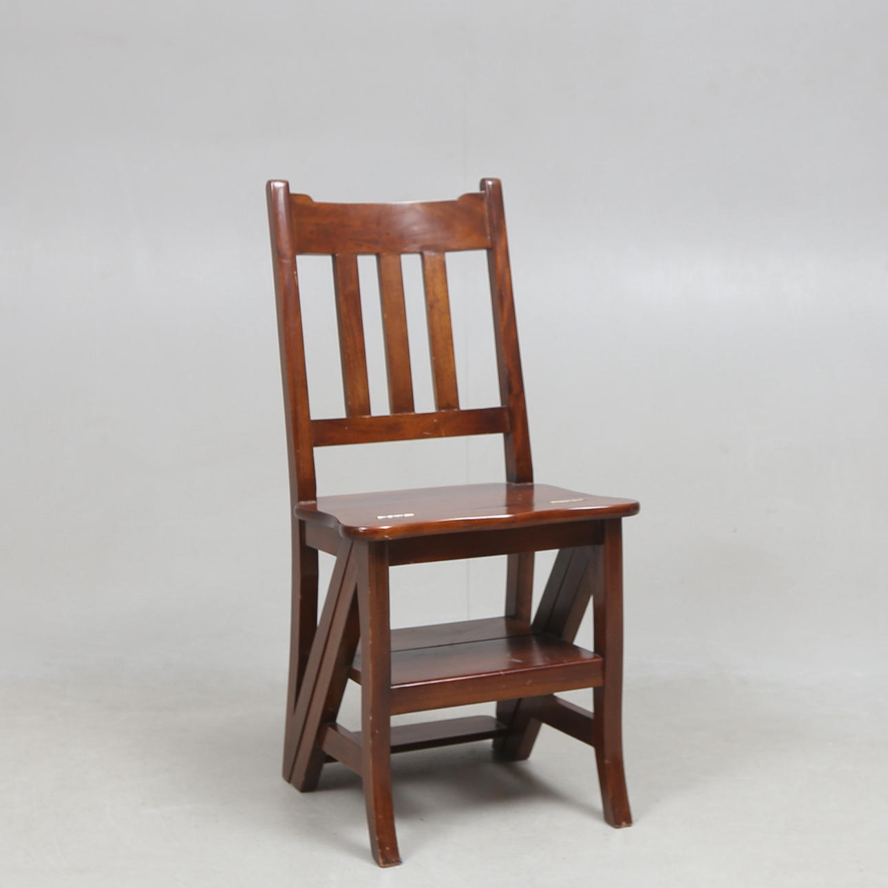 LEITERSTUHL/BIBLIOTHEKSTUHL.