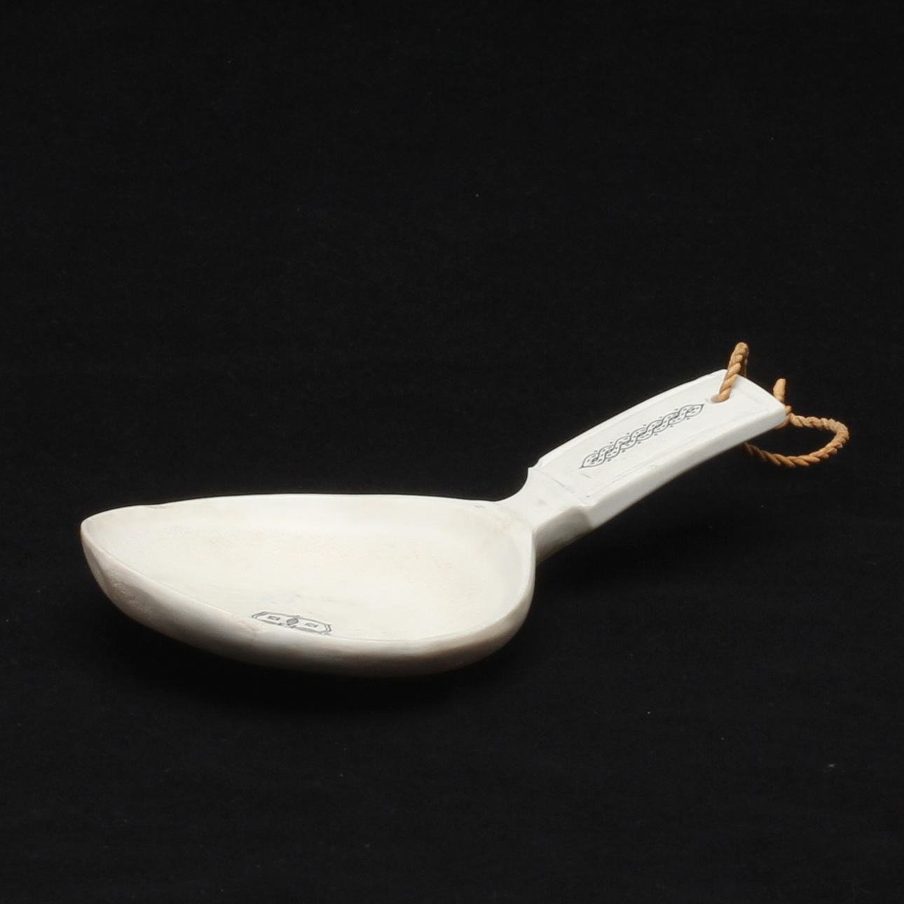 KÅSA, samearbete, ben/horn, signerad.