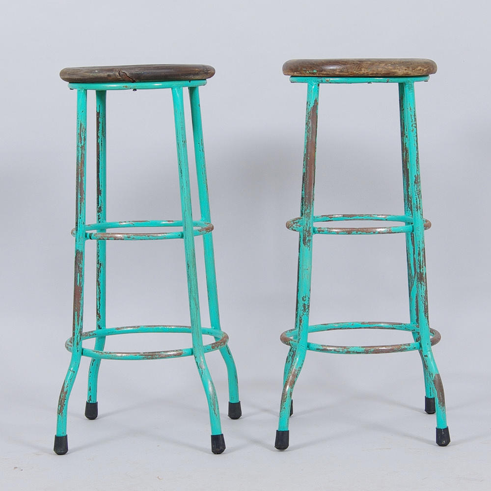 BARPALLAR, 1 par, grönmålad metall med träsits, 1900-talets mitt.