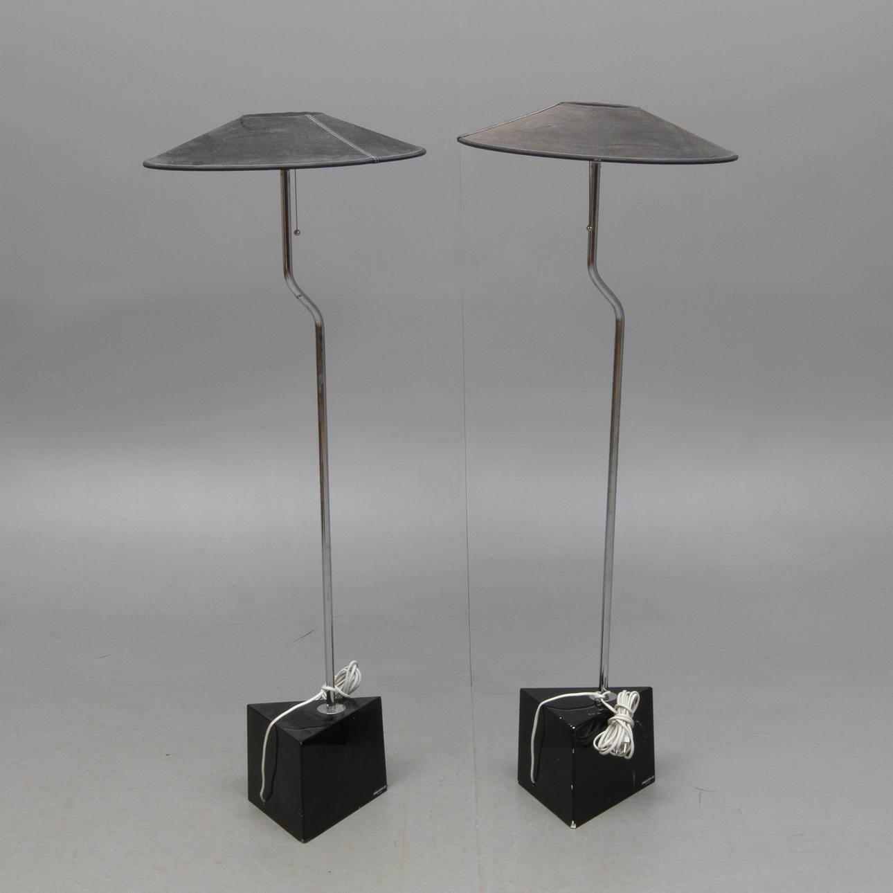 GOLVLAMPOR, ett par, Atelje Lyktan, 1900-talets senare del.