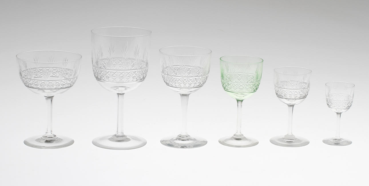 GLASSERVIS, 36 delar, "Natalia" Kosta, 1900-talets första hälft.