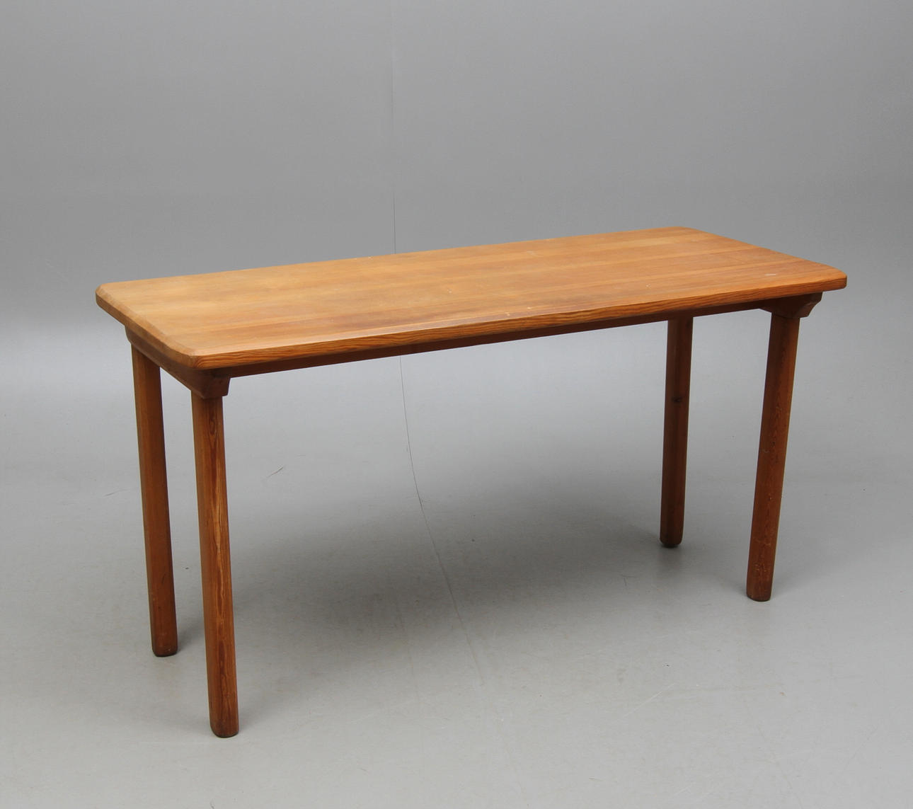 BORD, furu, Carl Malmsten, 1900-talets andra hälft.