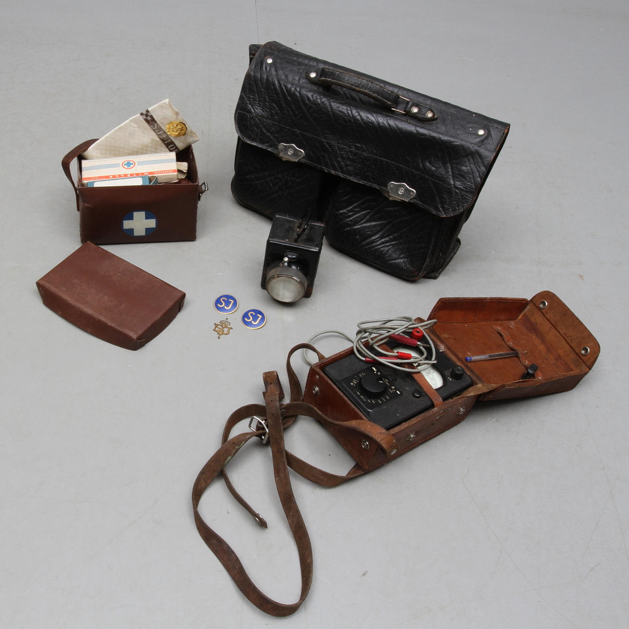 KONDUKTÖRSVÄSKA, FÖRBANDSLÅDA MED MERA, Statens järnvägar samt MÄTINSTRUMENT, 1900-tal.