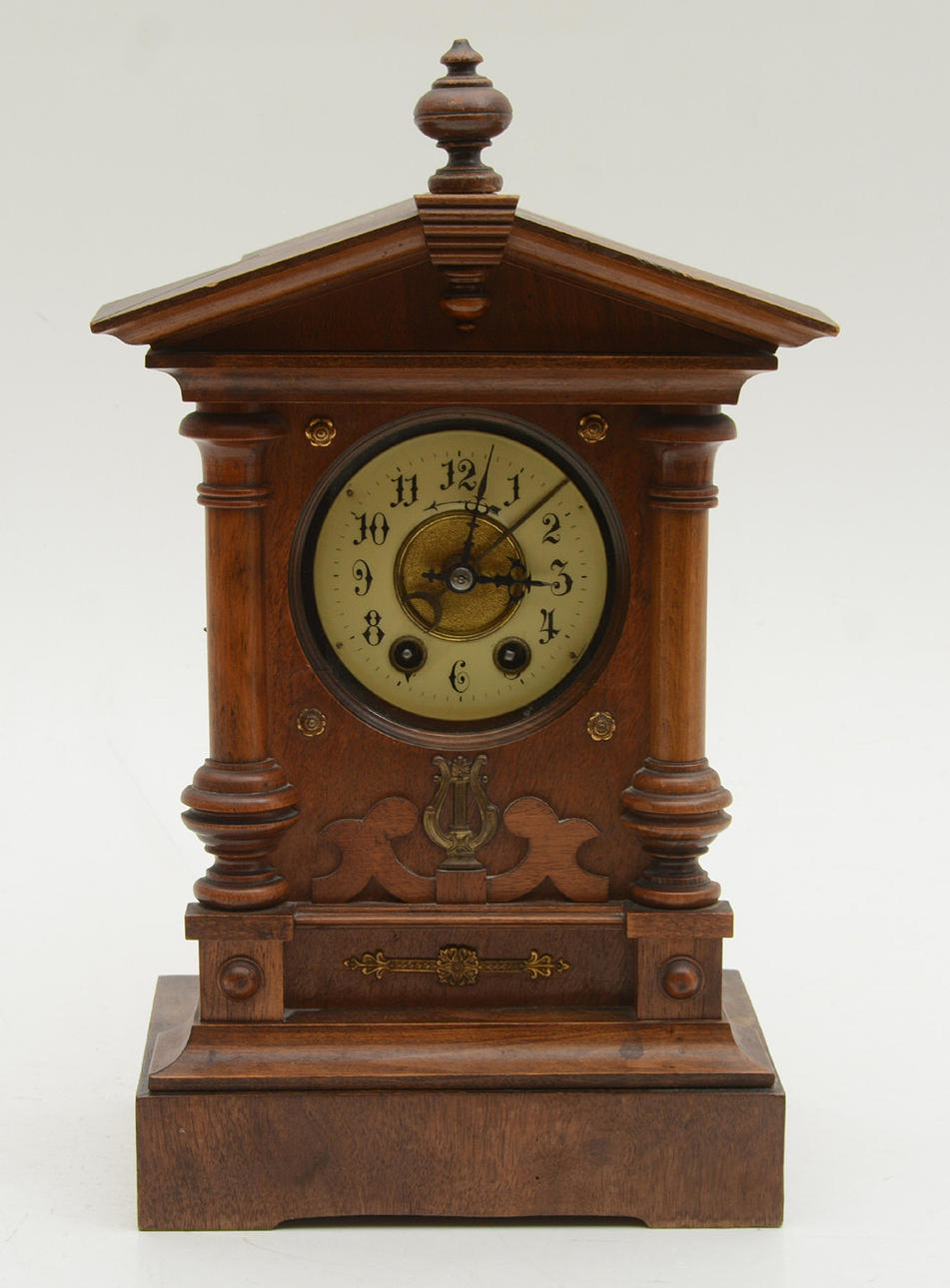 Junghans Polyphon Tischuhr / Tischuhr mit Musikinstrument. 6 Blechteller. Eiche.