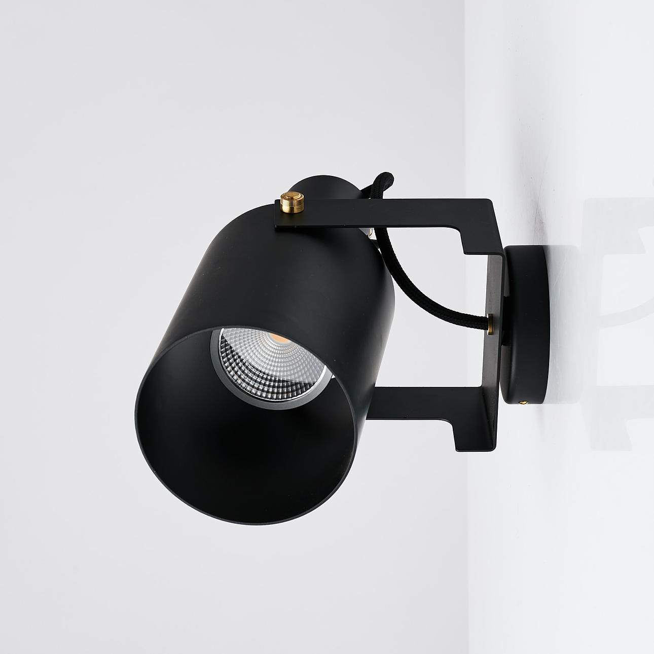 WALL LAMP, spotlight, "Volume 2 Medium", for Rubn, black lacquered.
