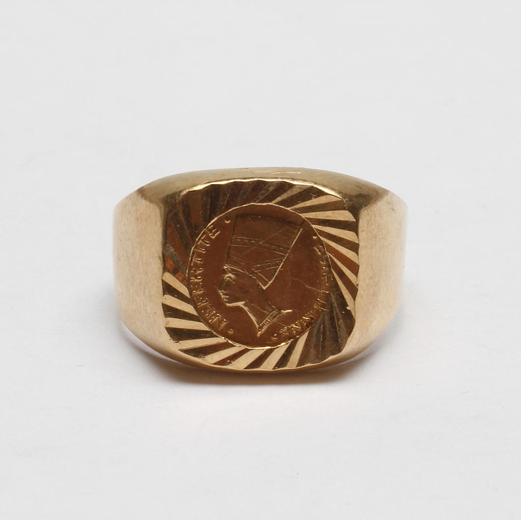 KLACKRING, 18k guld, vikt ca 4 gr.