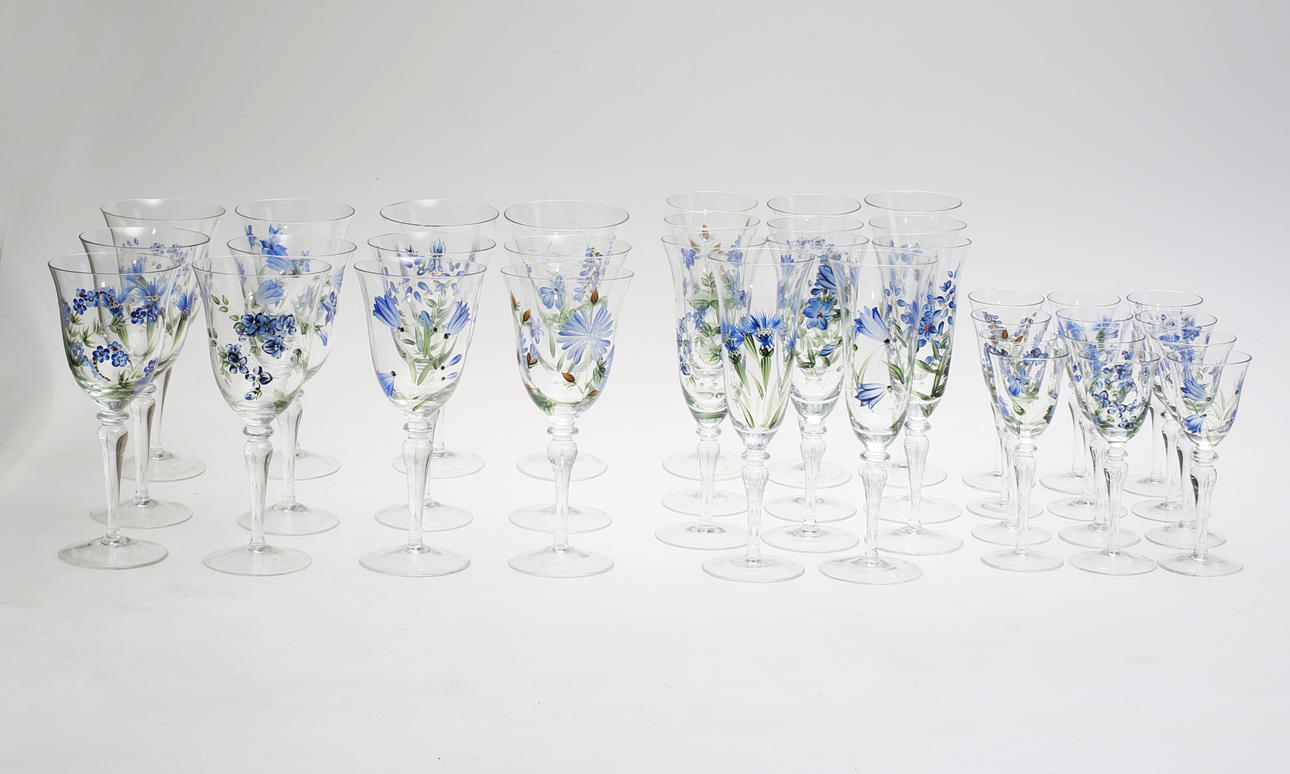 GLASSERVIS, 35 st, Jackie Lynd, Christineholm.