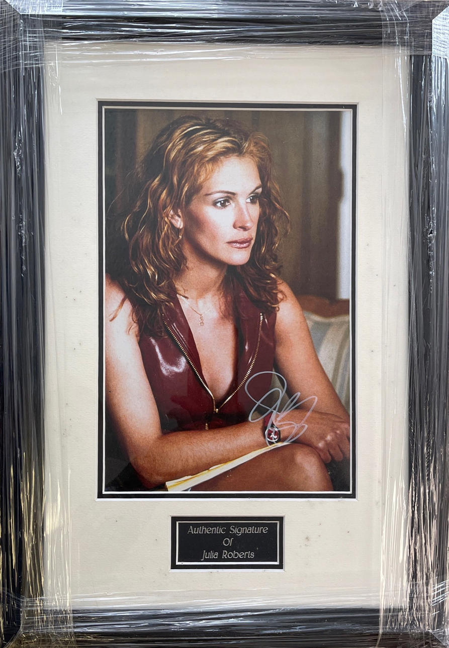 JULIA ROBERTS AUTOGRAPH.