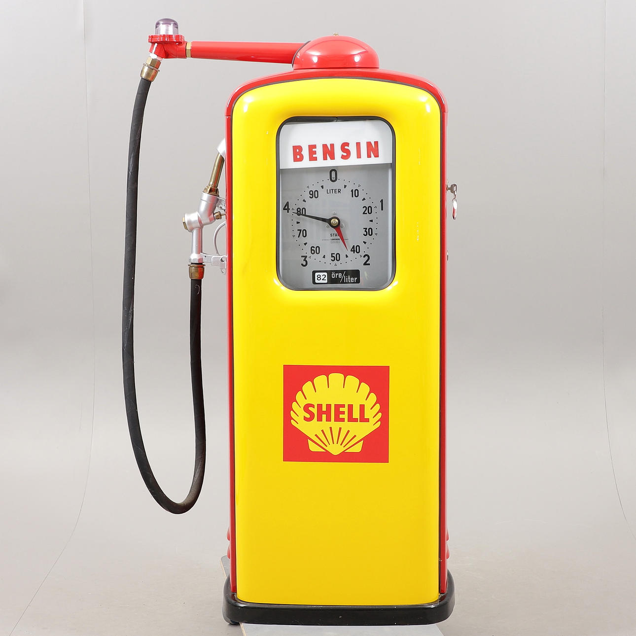 BENSINPUMP, Shell, nyrenoverad, 1954.