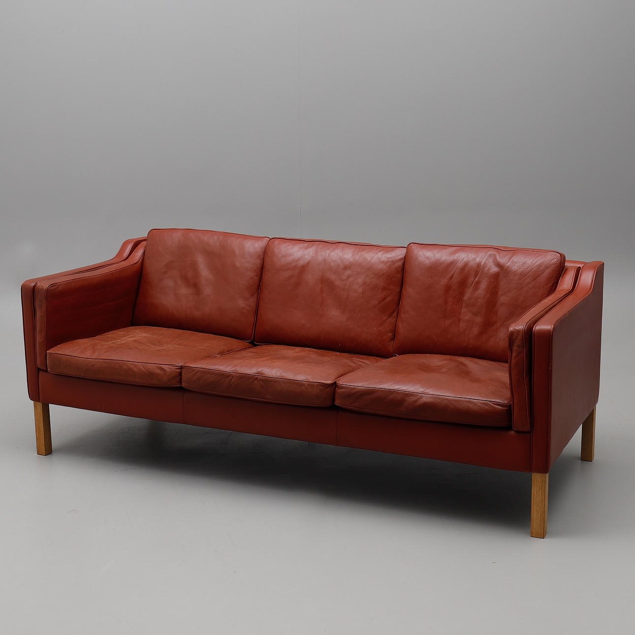 MOGENS HANSEN. SOFFA, "MH195", DANMARK. 1900-TALETS ANDRA HÄLFT.