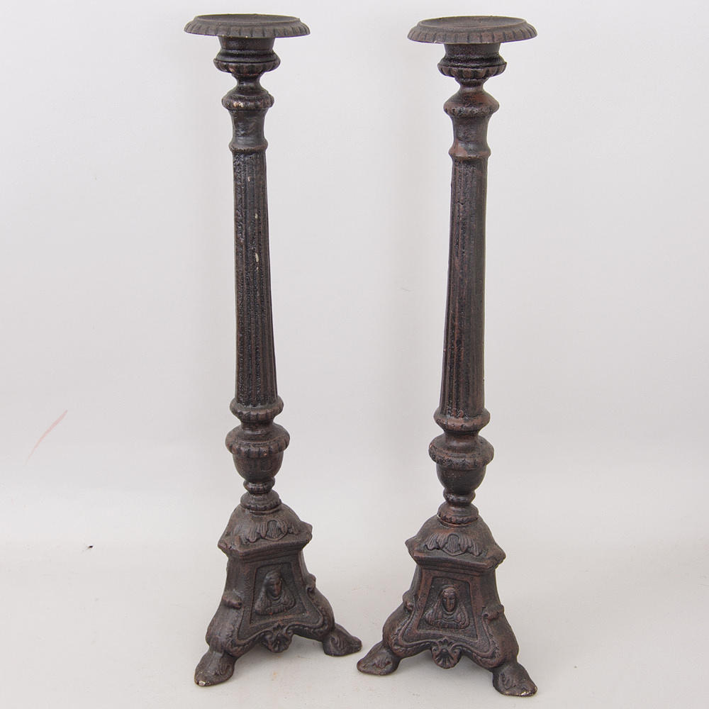 GOLVLJUSSTAKAR, 1 par, gjutjärn, samtida.