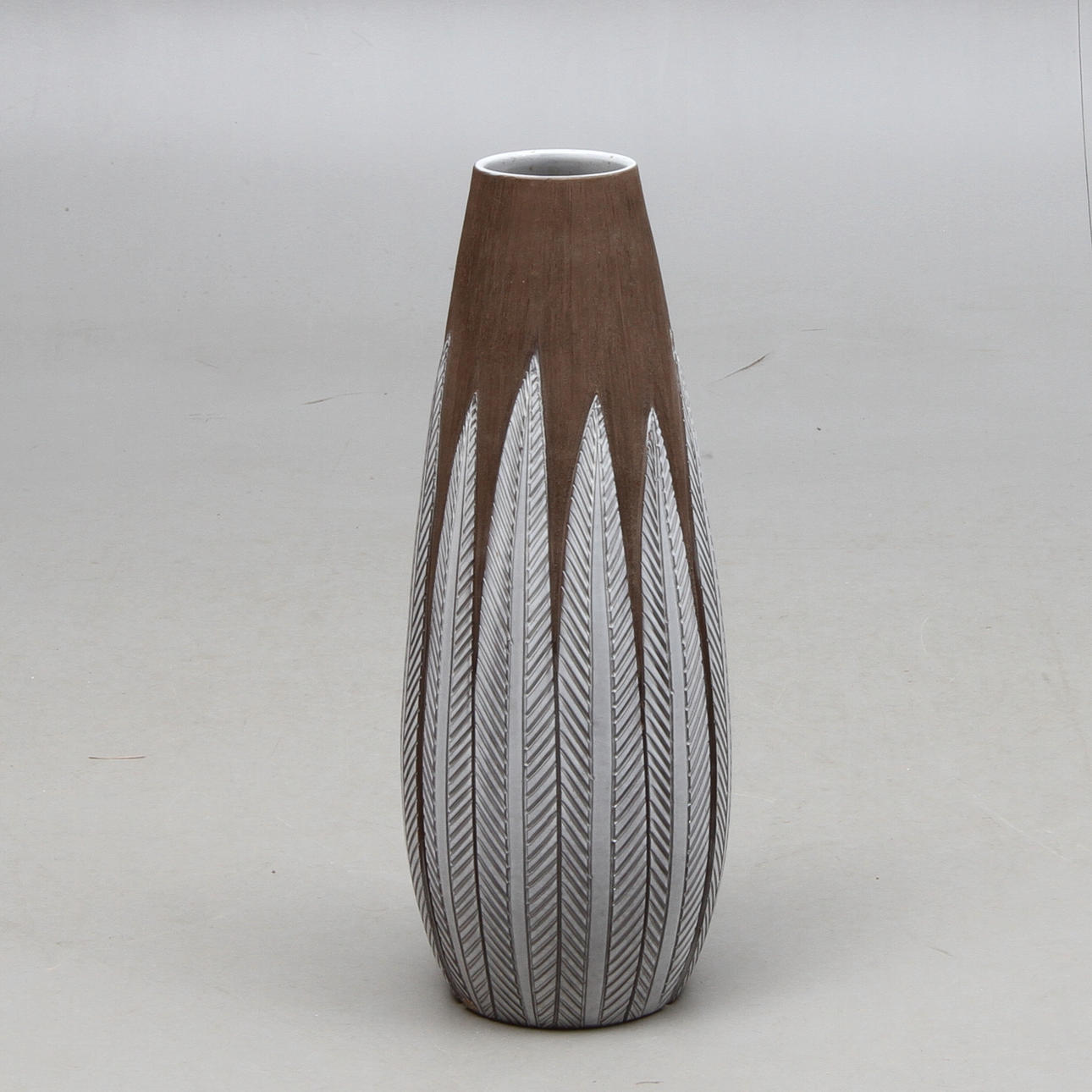 GOLVVAS, keramik, "Paprika", Anna-Lisa Thomson för Upsala-Ekeby.