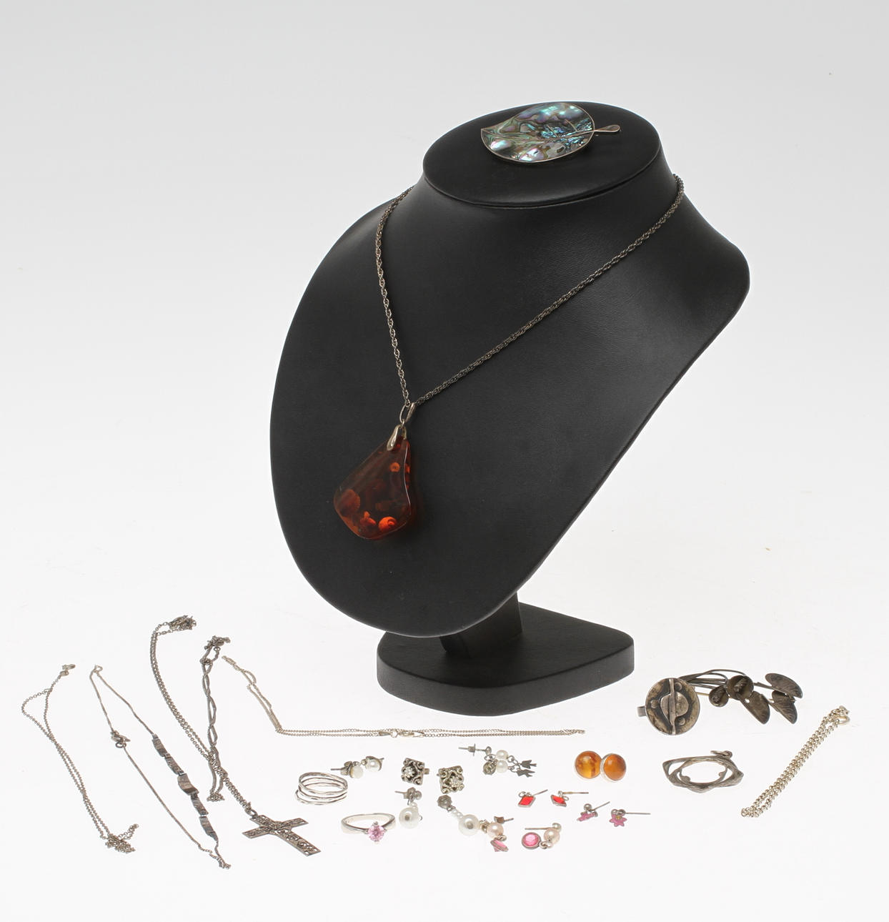 SMYCKEN mestadels silver. 1900-tal.