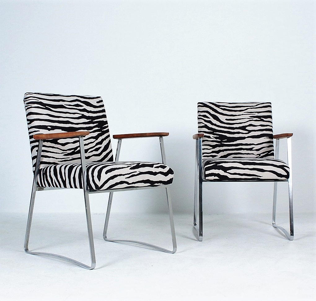 To flade stållænestole, 1970'erne.