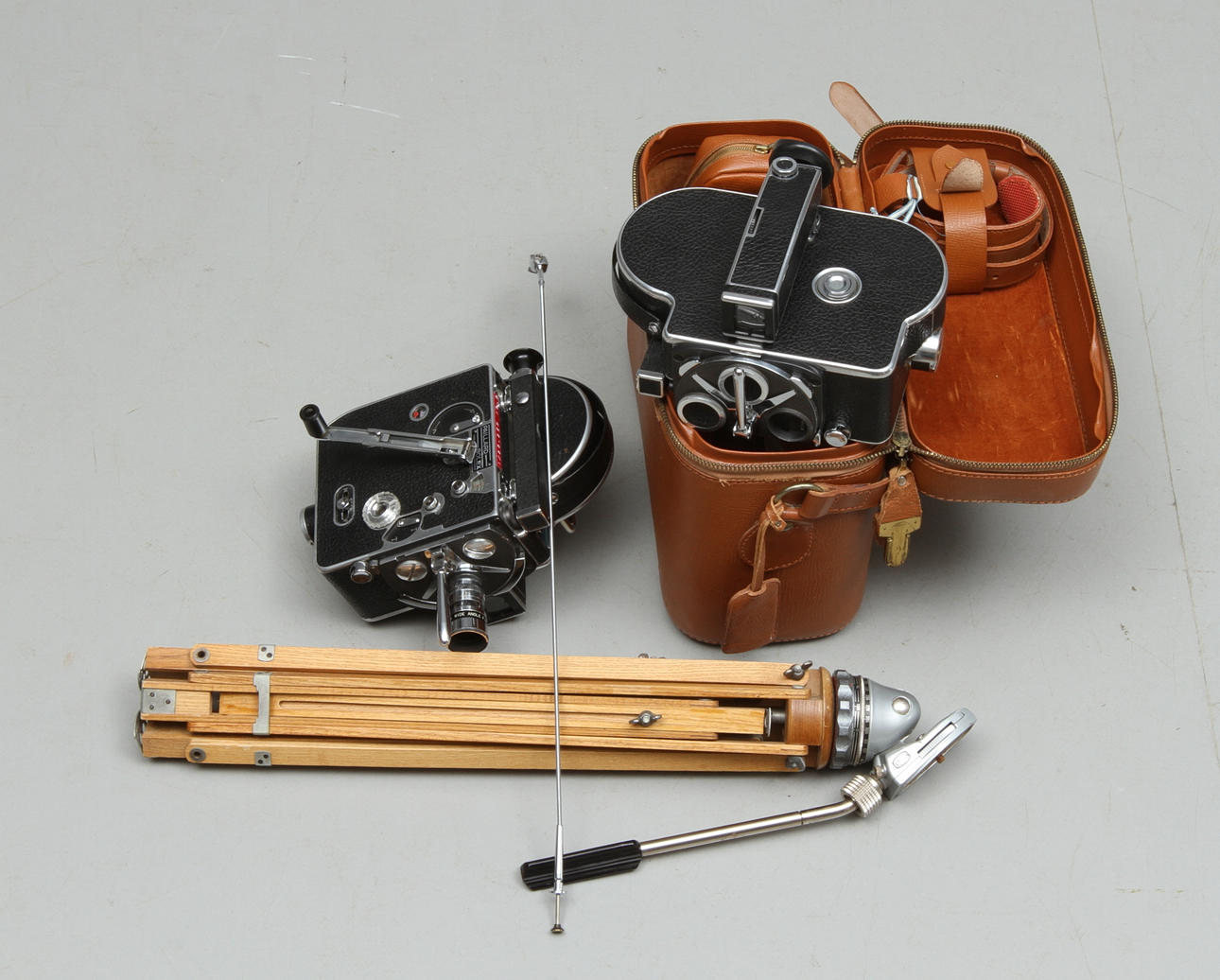 FILMKAMEROR, 2 st , Paillard Bolex, 16 mm.