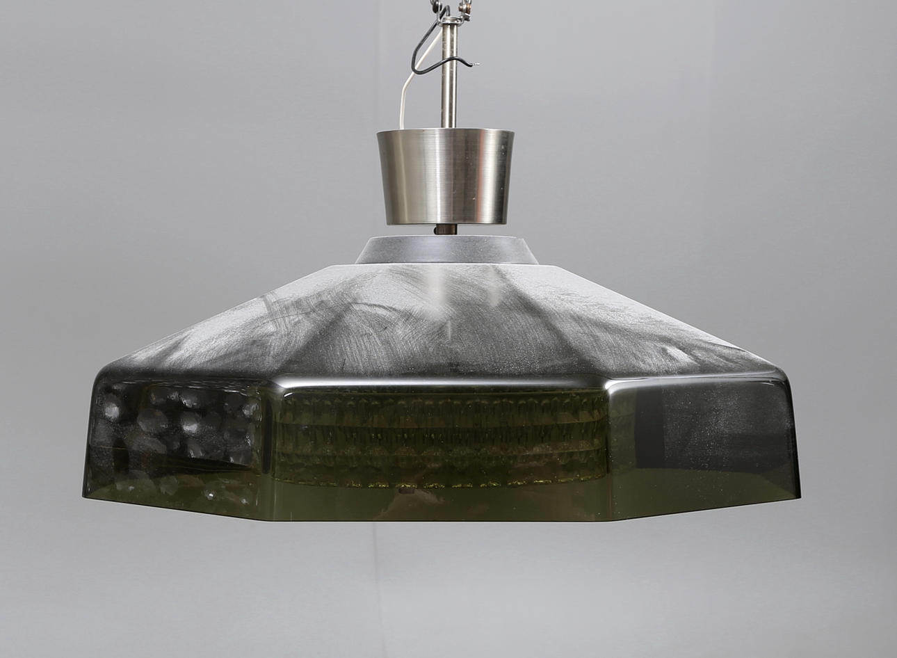 TAKLAMPA, Carl Fagerlund, Orrefors, 1900-talets andra hälft, höjd ca. 39 cm.