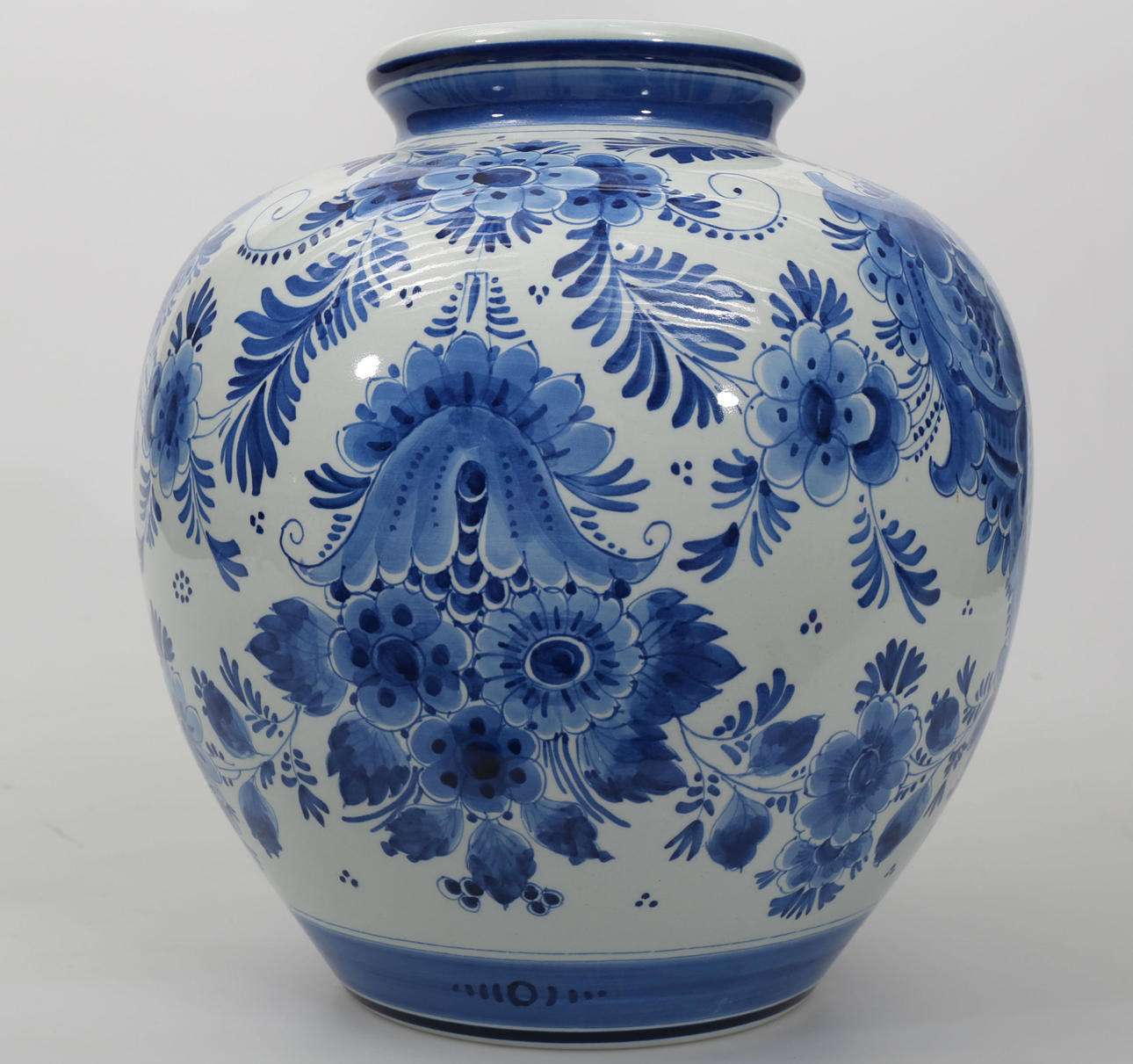 VAS, porslin, Delft, 1900-tal.