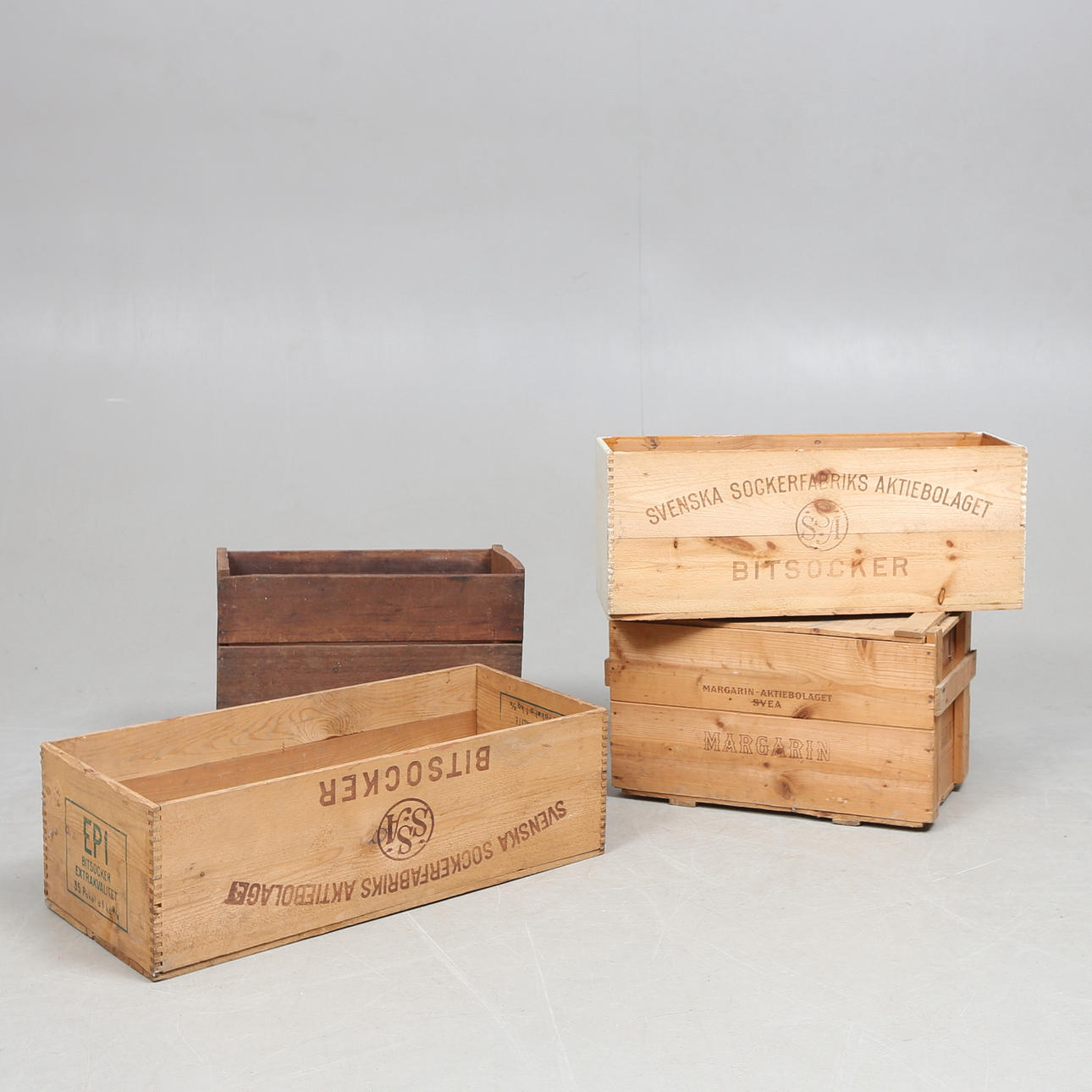 WOODEN BOXES, 4 pcs, including sugar boxes.