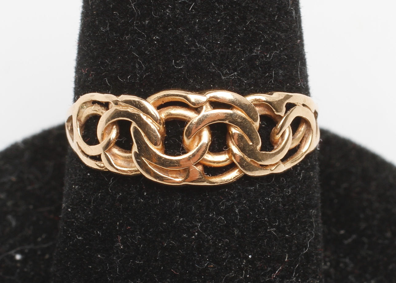 RING BISMARCK, 18k guld, vikt ca 1,7 gr.