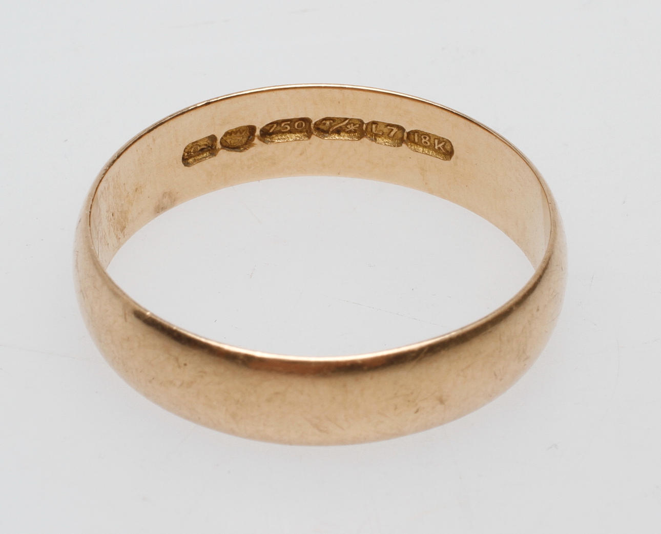 RING, 18k guld, vikt ca 6,9 gr.