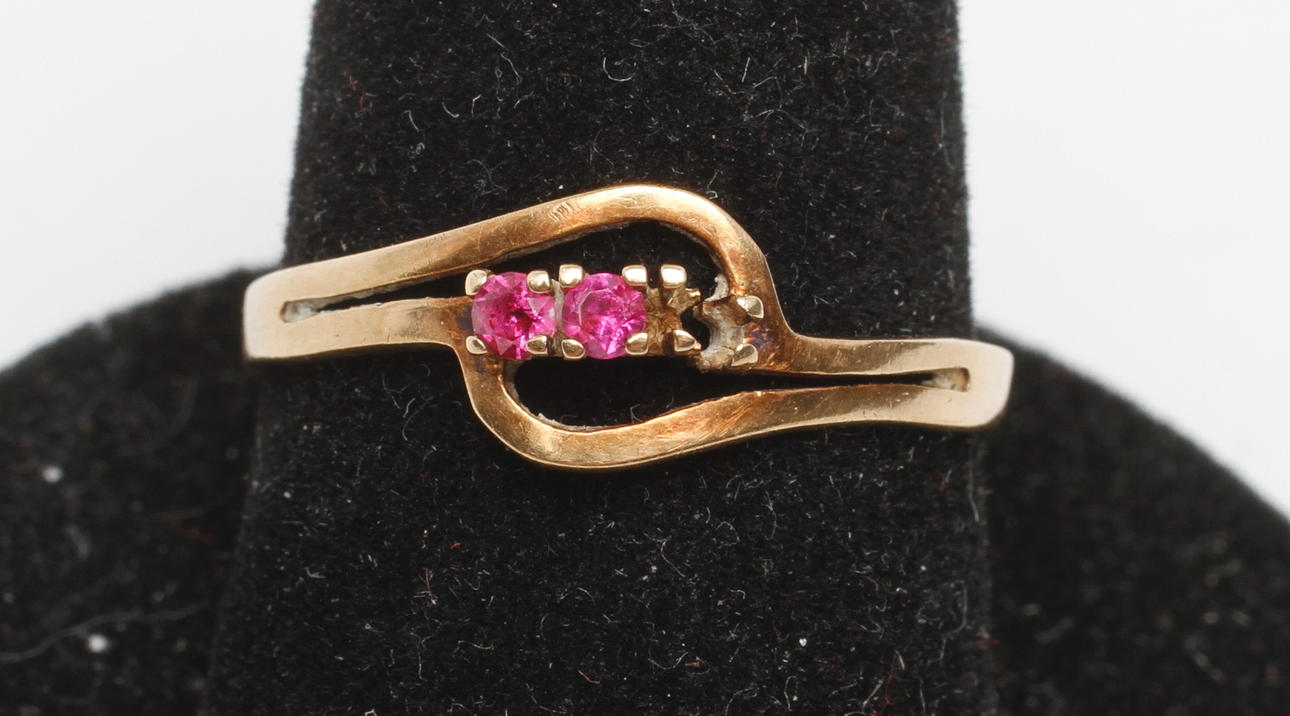 GULDSMYCKEN, 14-18k guld, vikt ca 9 gr.