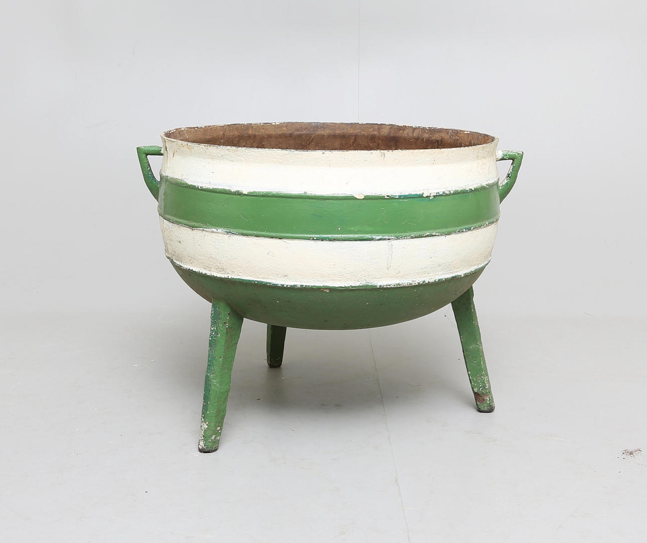 GJUTJÄRNSURNA, 18/1900-tal.