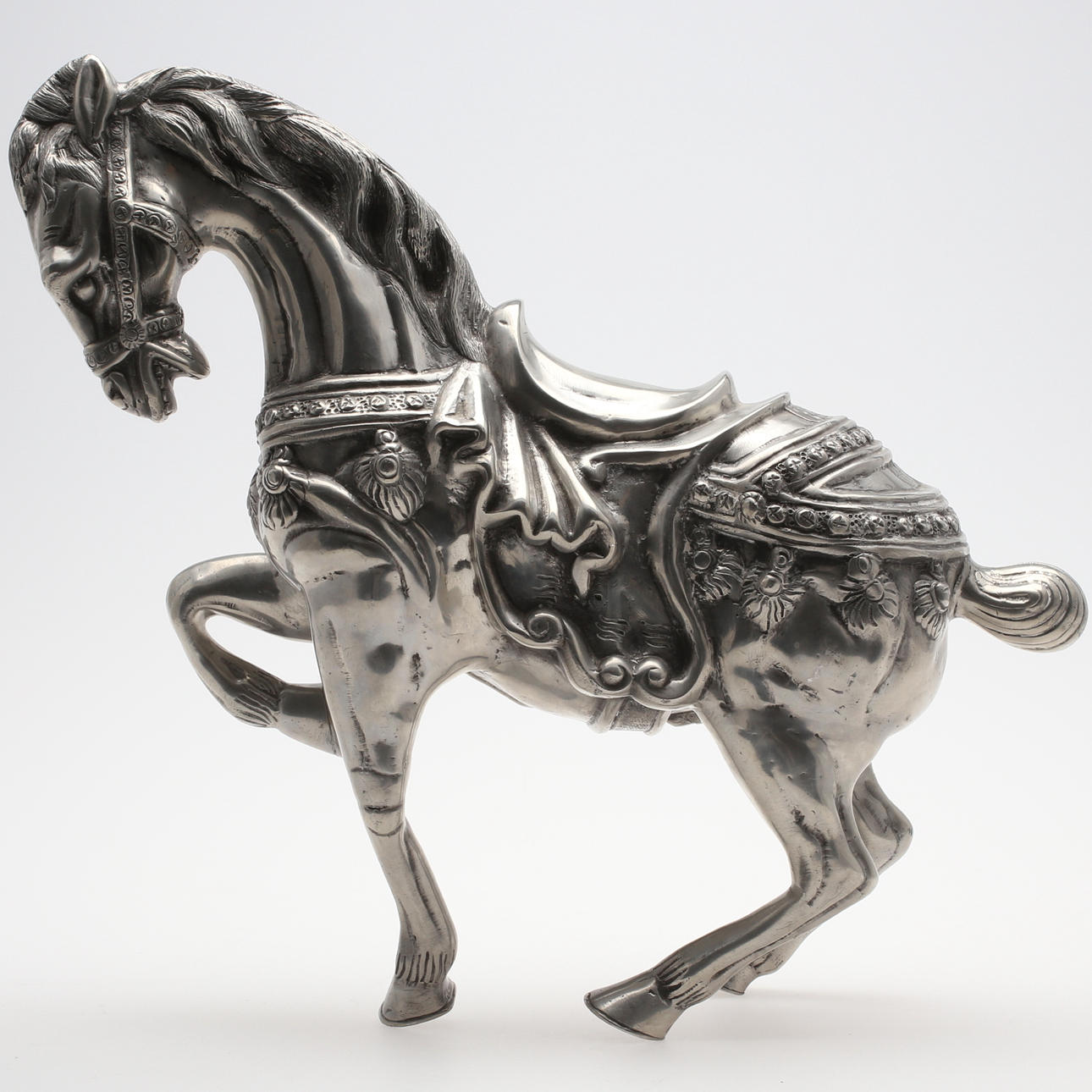 SKULPTUR, häst, tenn, förmodligen Spanien, 1900-tal.