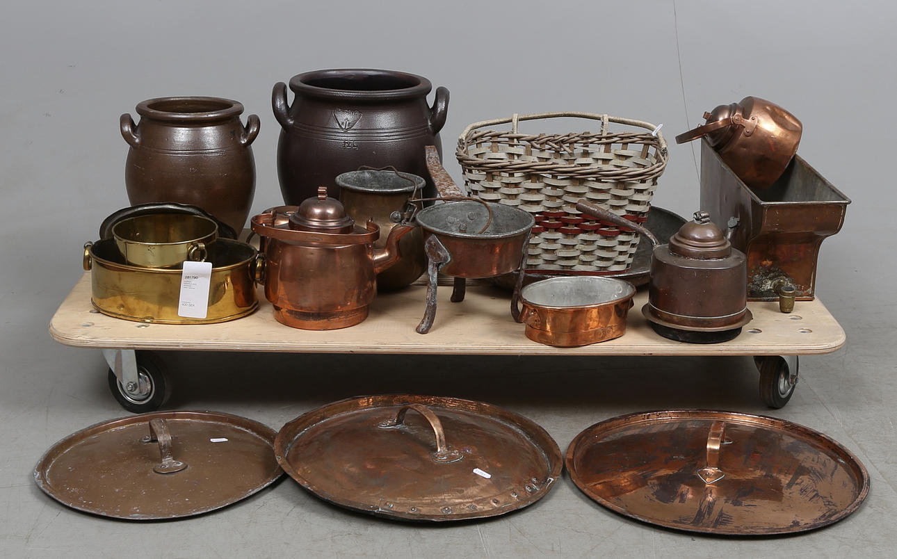 KOPPAR, MÄSSING OCH KERAMIK, 1800-1900-tal.