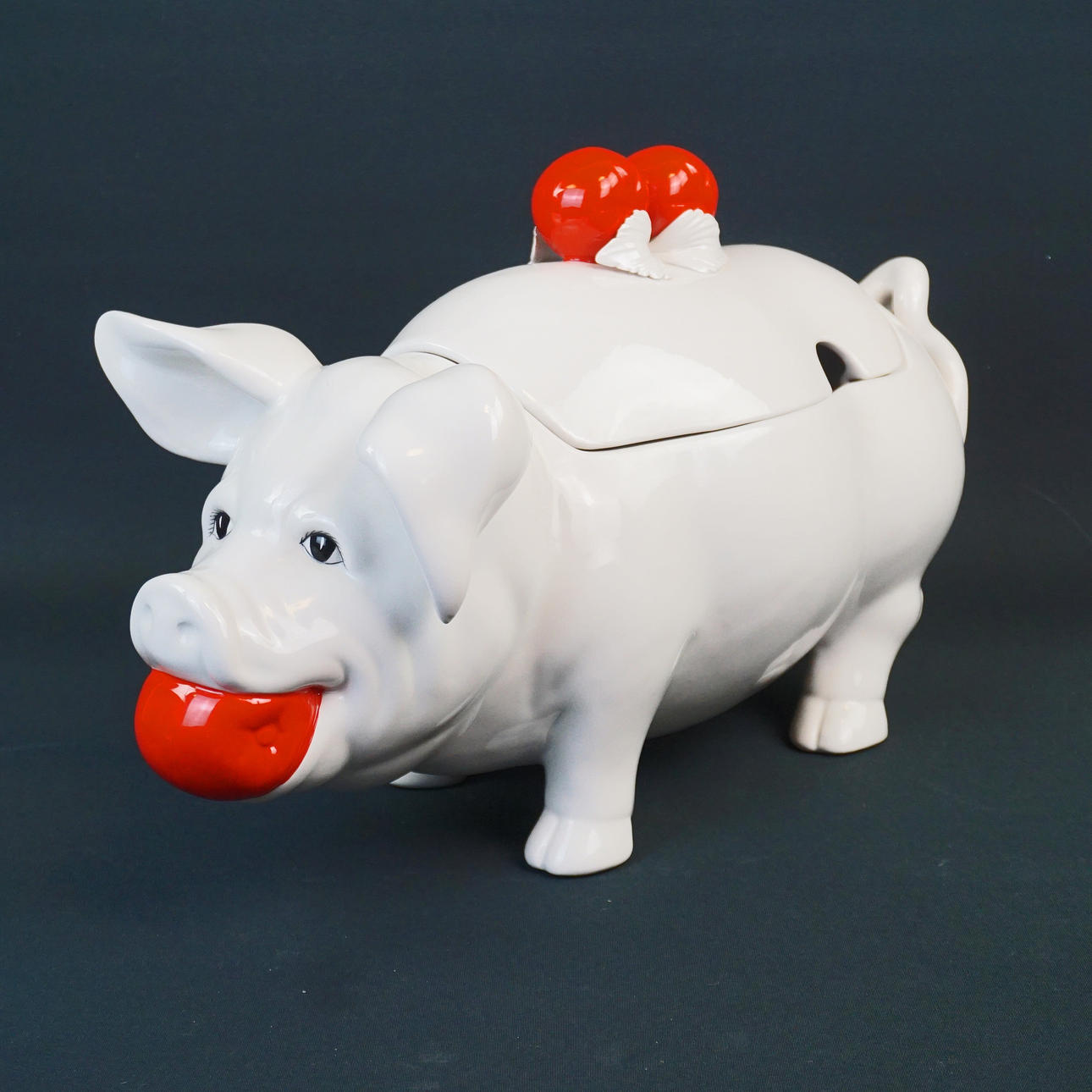 TERRIN i form av gris, porslin, Italien.