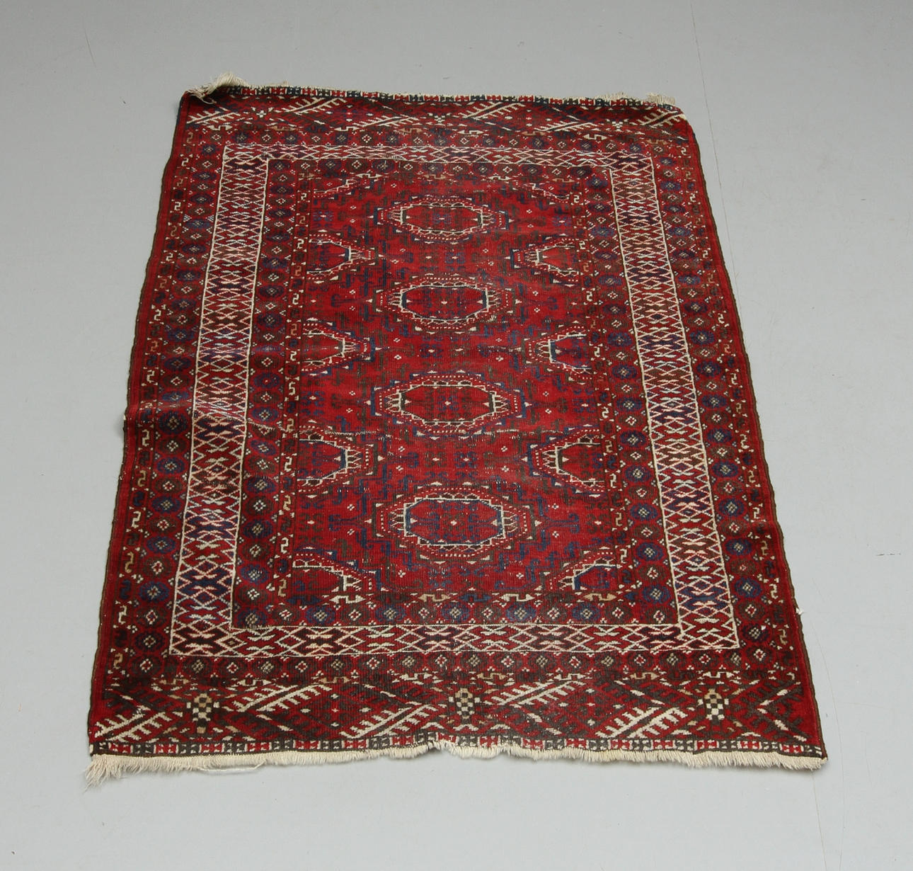 MATTA, orientalisk, ca 161 x 108.