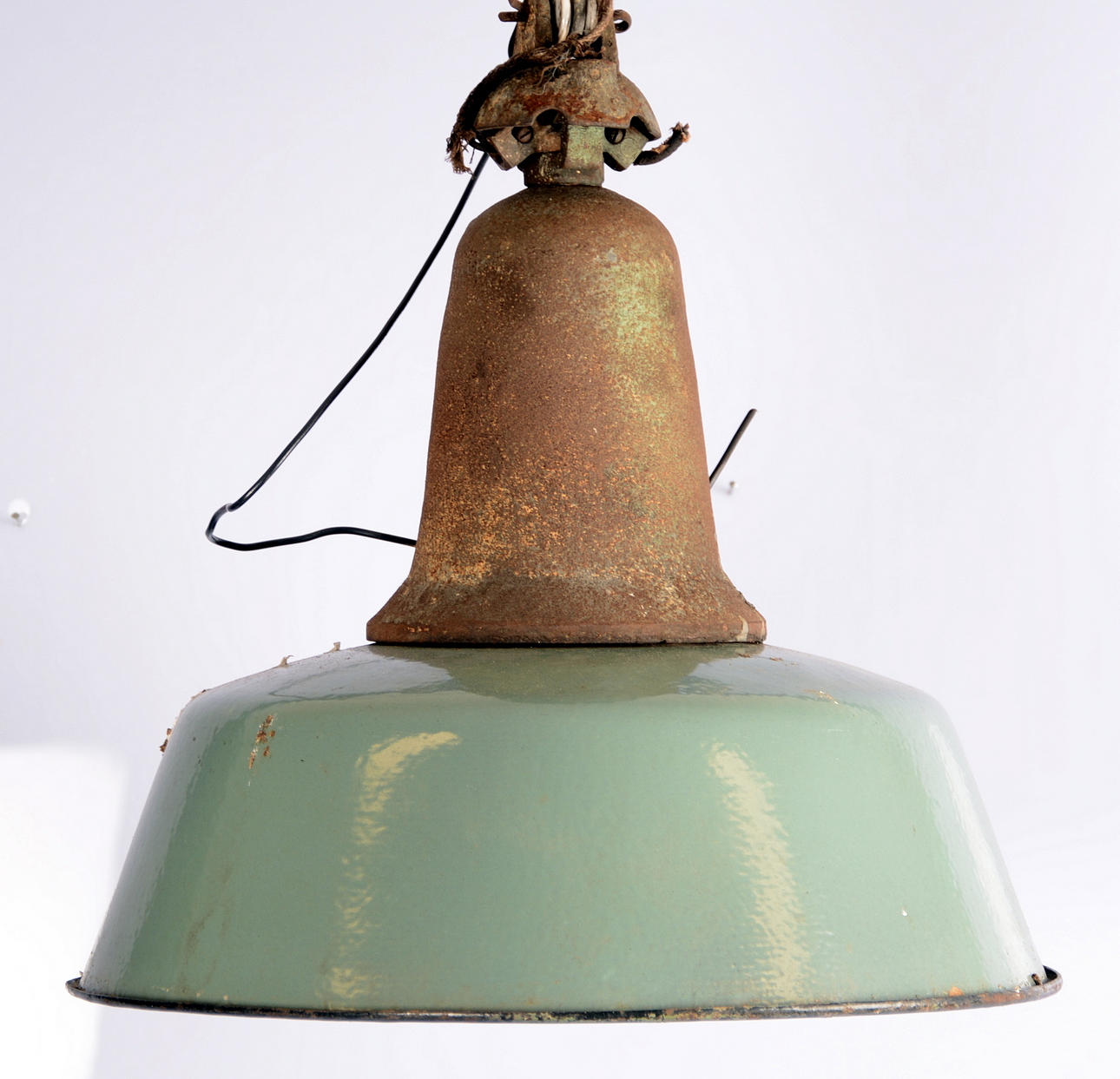 INDUSTRILAMPA, emaljerad, 1900-talets mitt.