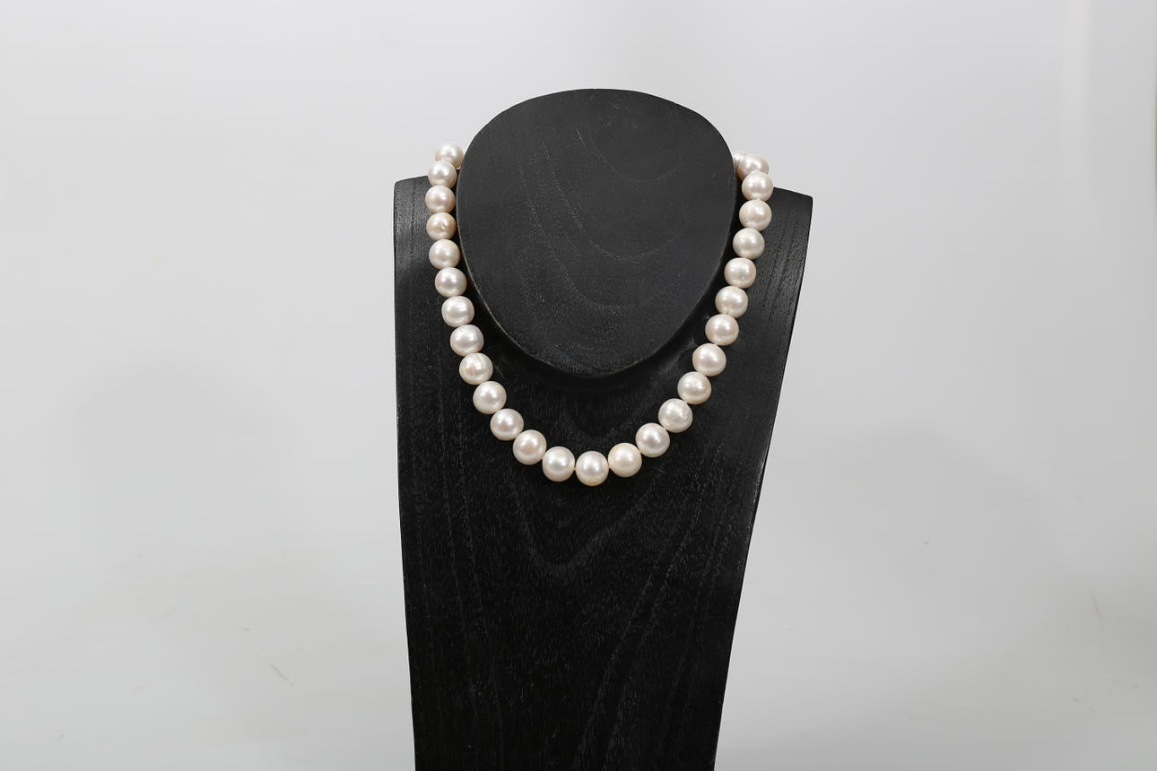 HALSBAND, sötvattenspärlor, magnetlås i förgyllt silver.