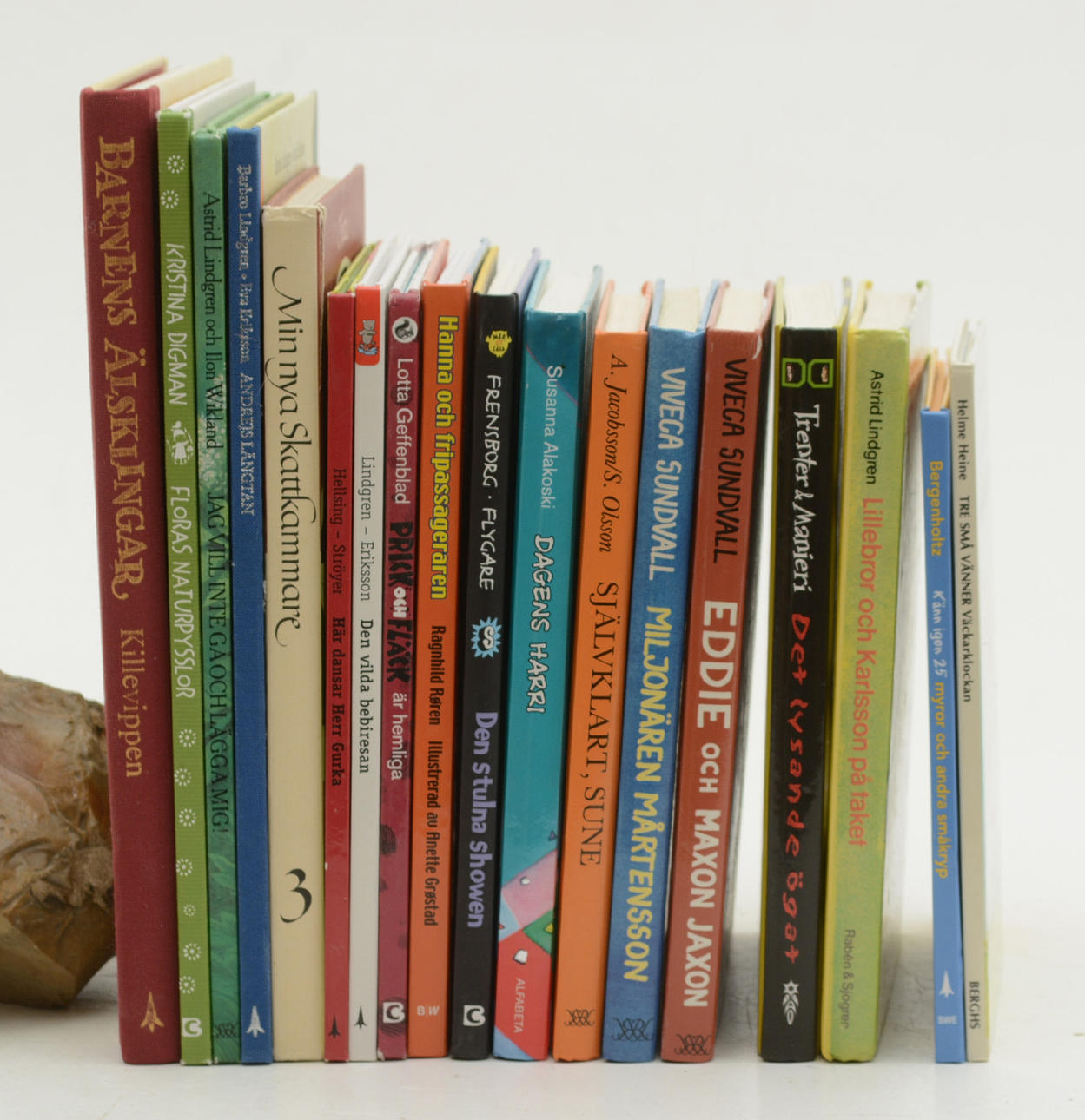 Svenska barnböcker. 18 Volymer.