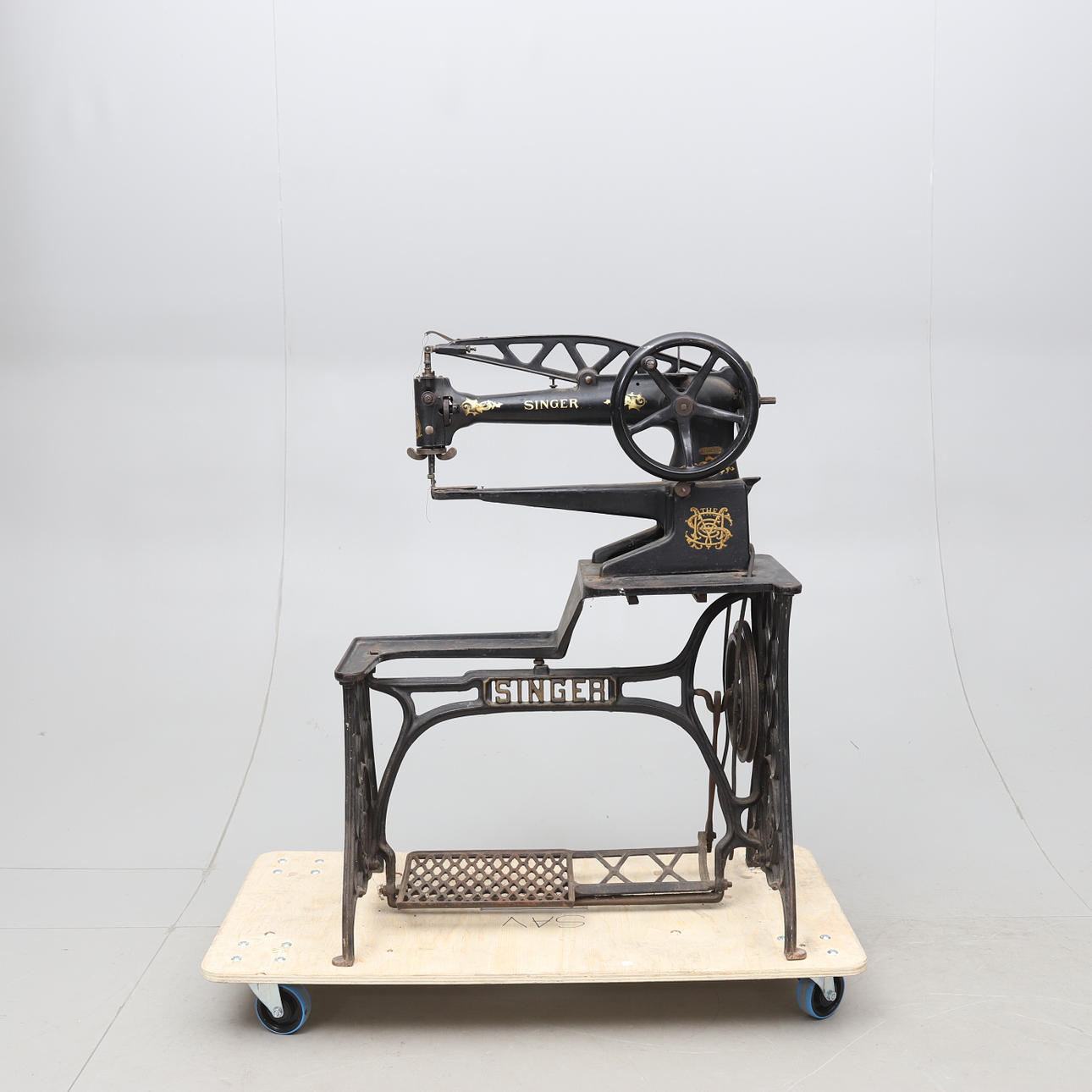 SEWING MACHINE, industrial model, for shoemaking, Singer, 18/1900s.