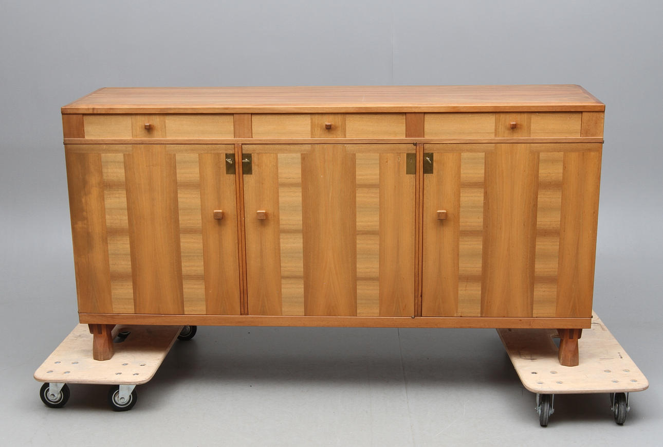 SIDEBOARD, "Ambassadör", Carl Malmsten, Åfors Möbelfabrik, 1900-talets andra hälft.