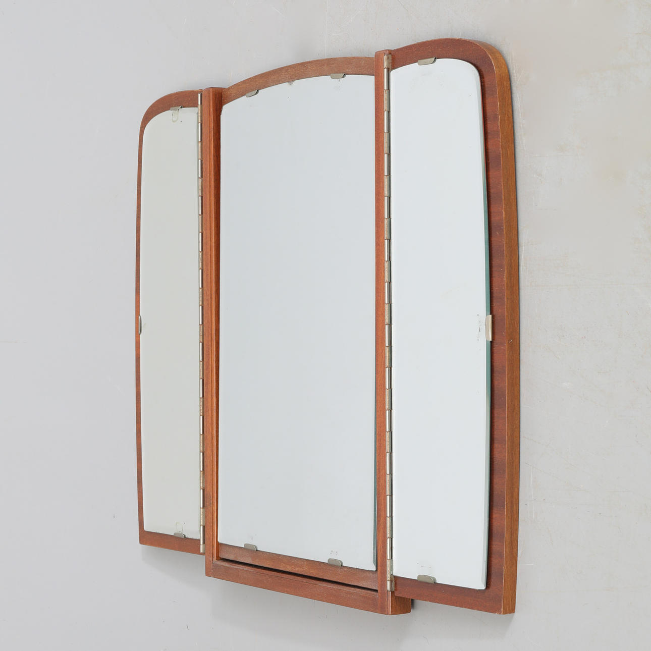 SPEGEL, 3 delad, vikbar, 1900-talets mitt.